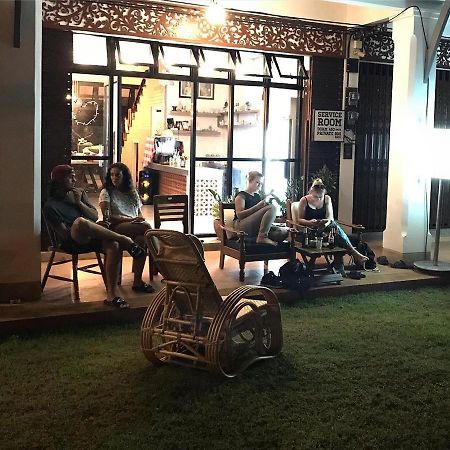 素叻他尼 Barandbed Urt旅舍 外观 照片