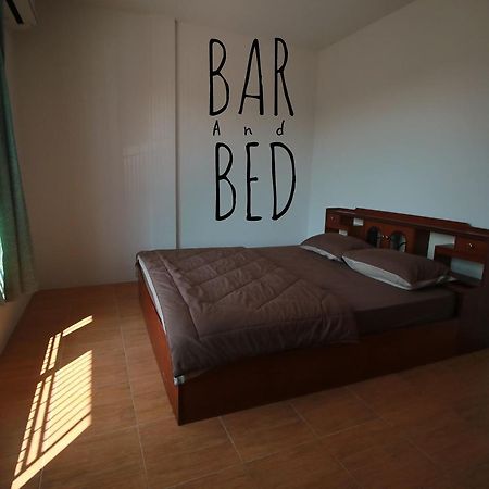 素叻他尼 Barandbed Urt旅舍 外观 照片