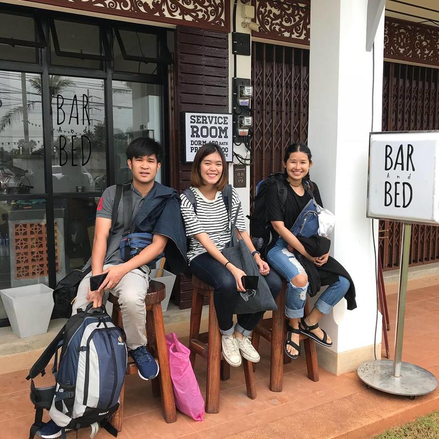 素叻他尼 Barandbed Urt旅舍 外观 照片