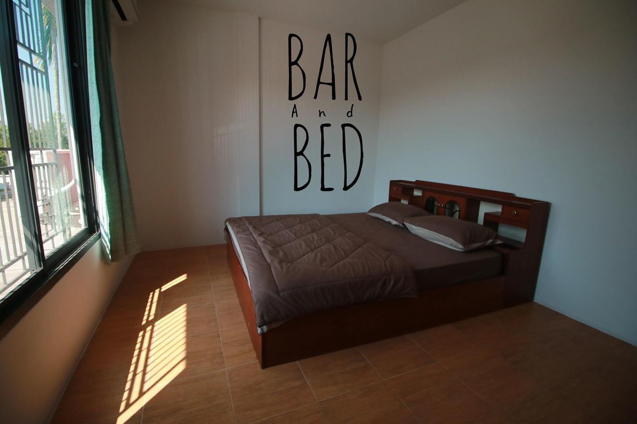 素叻他尼 Barandbed Urt旅舍 外观 照片