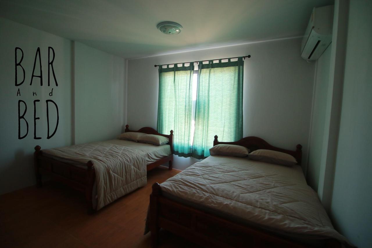 素叻他尼 Barandbed Urt旅舍 外观 照片
