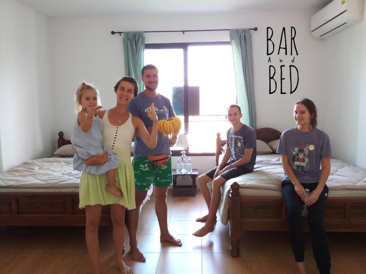 素叻他尼 Barandbed Urt旅舍 外观 照片