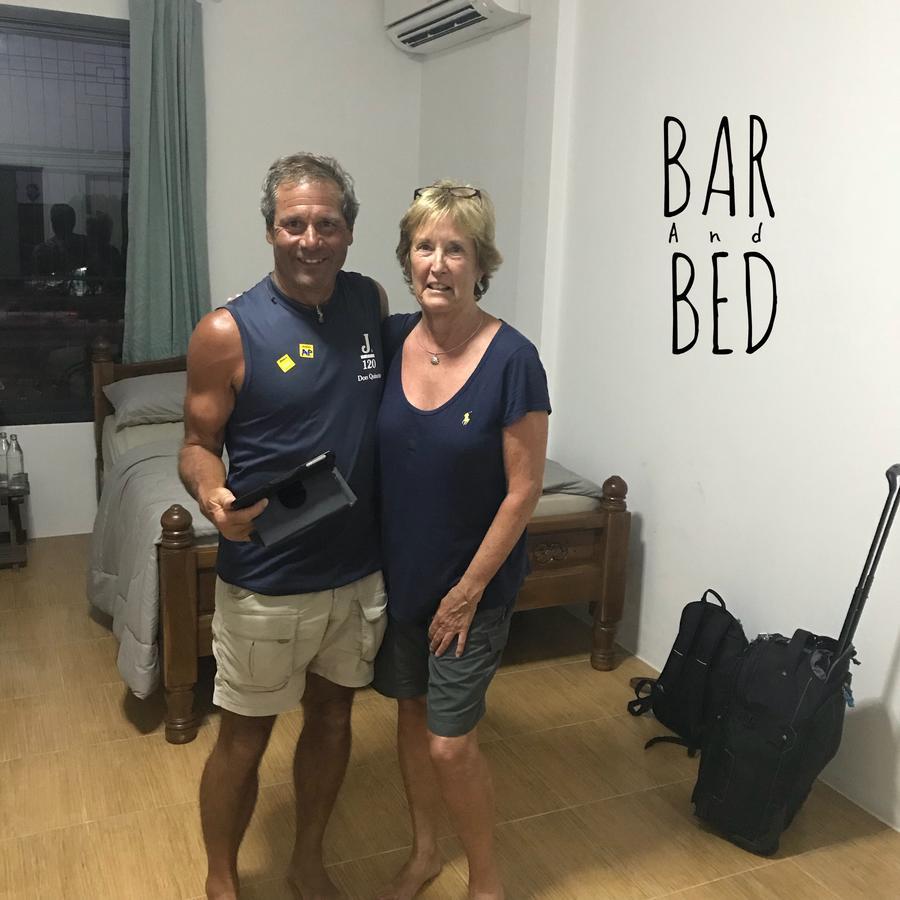 素叻他尼 Barandbed Urt旅舍 外观 照片