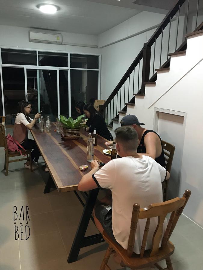 素叻他尼 Barandbed Urt旅舍 外观 照片