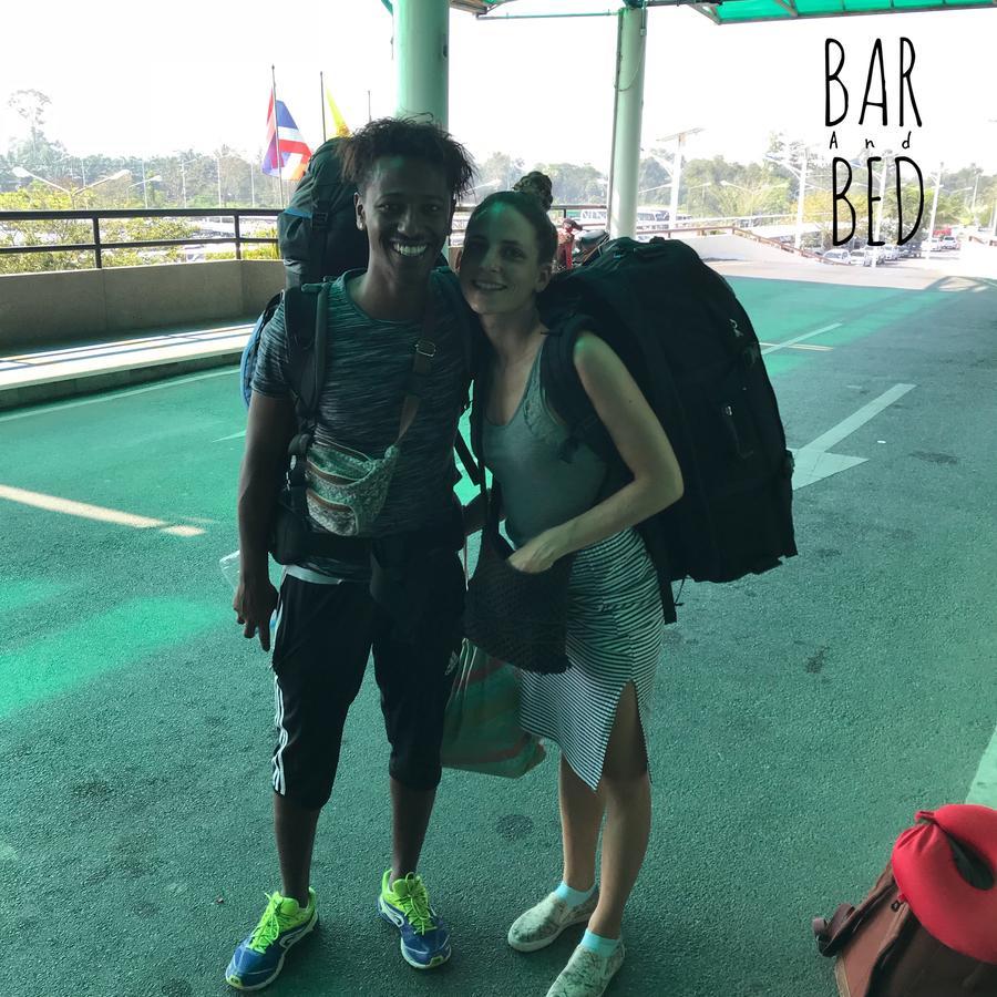 素叻他尼 Barandbed Urt旅舍 外观 照片