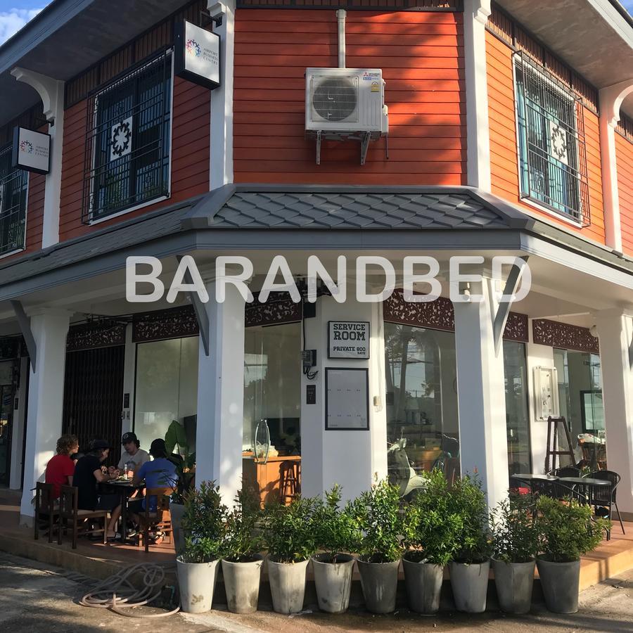 素叻他尼 Barandbed Urt旅舍 外观 照片
