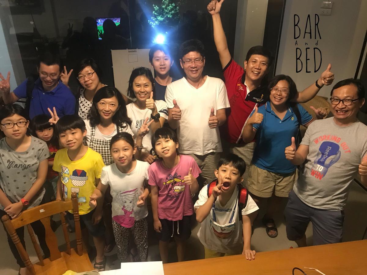 素叻他尼 Barandbed Urt旅舍 外观 照片