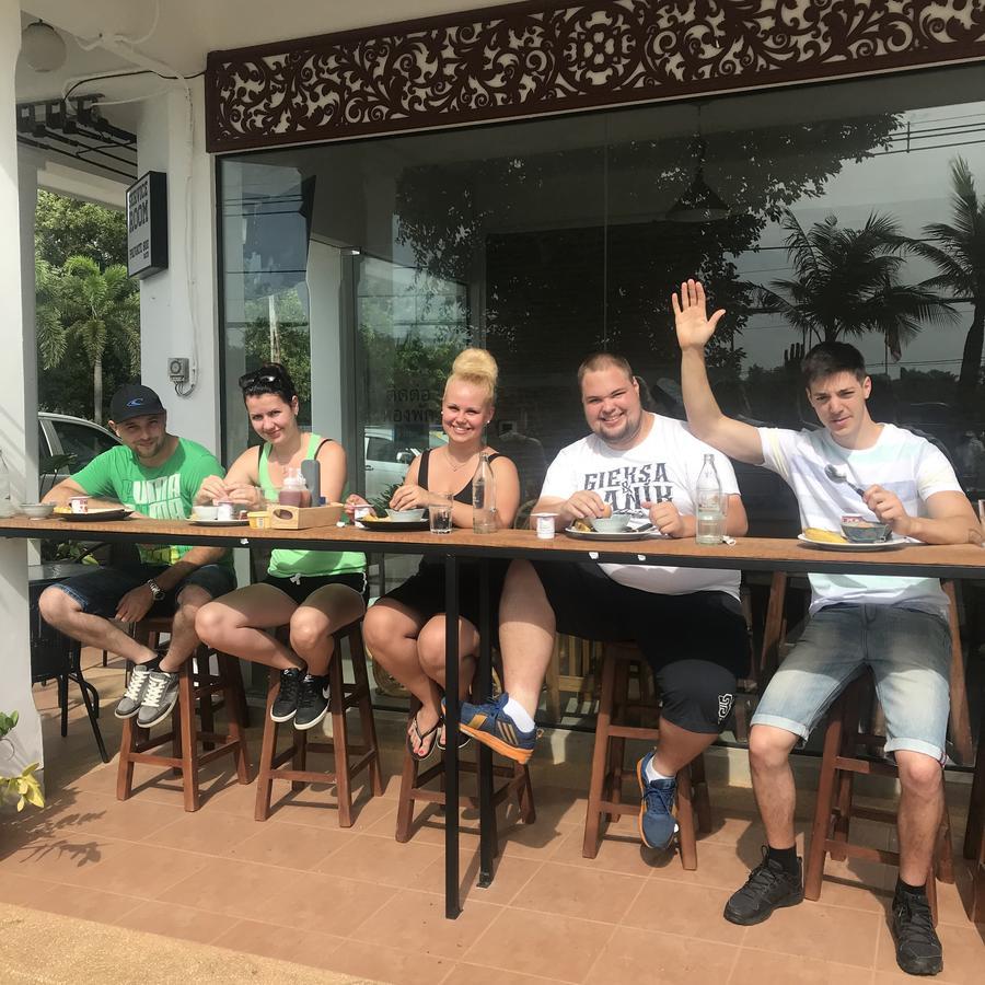 素叻他尼 Barandbed Urt旅舍 外观 照片