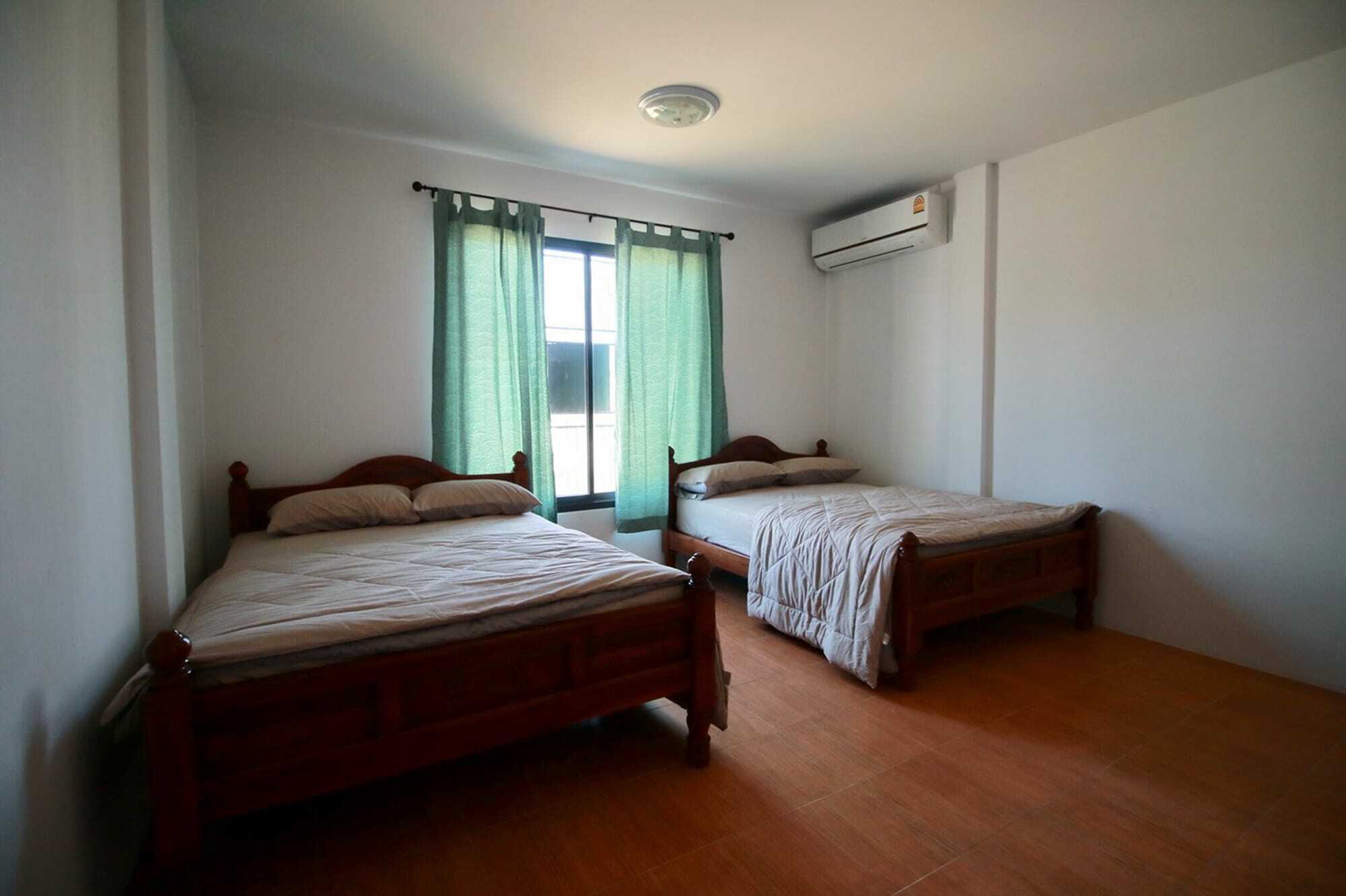 素叻他尼 Barandbed Urt旅舍 外观 照片